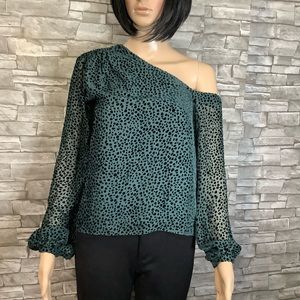 Intermix green and black one shoulder top. NWTOT (W759)